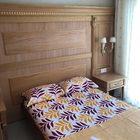 Apartamento Meandros Center 2 *